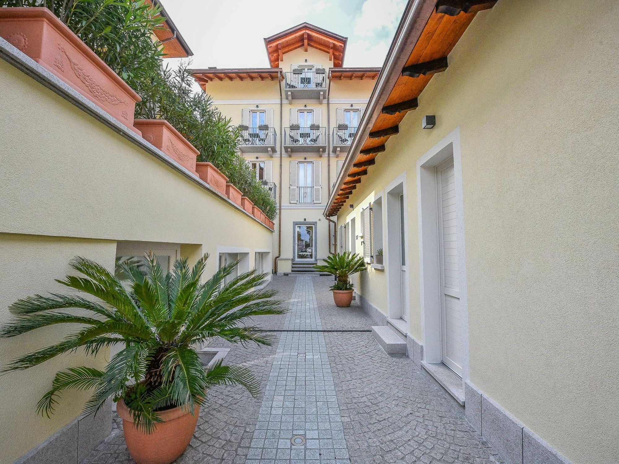 Rosa Hotel 4*